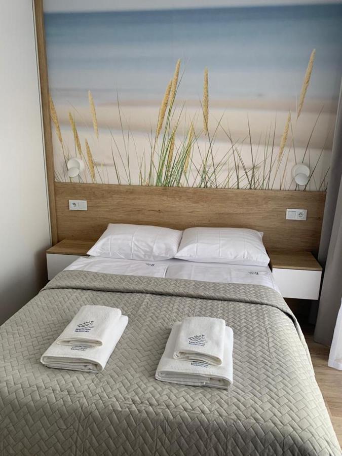 Apartament Nadmorski Z Basenem Klifowa Rewal Kültér fotó