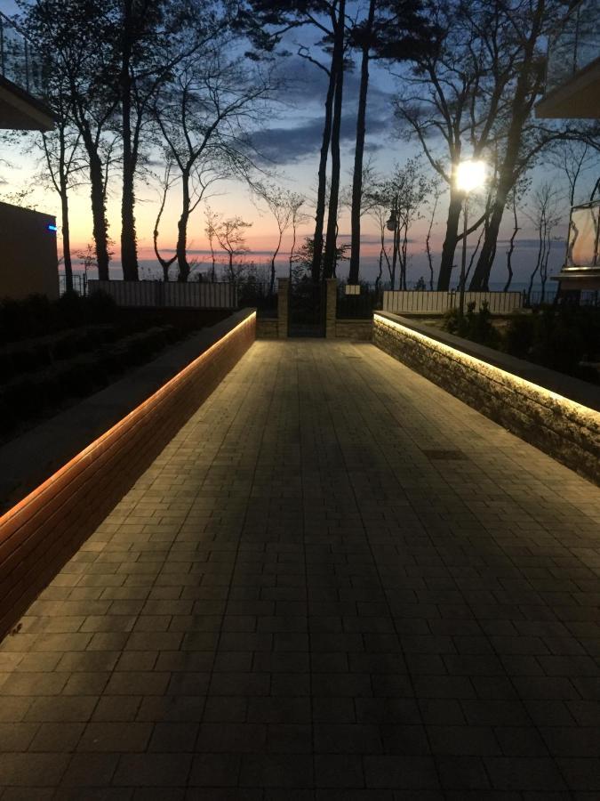 Apartament Nadmorski Z Basenem Klifowa Rewal Kültér fotó