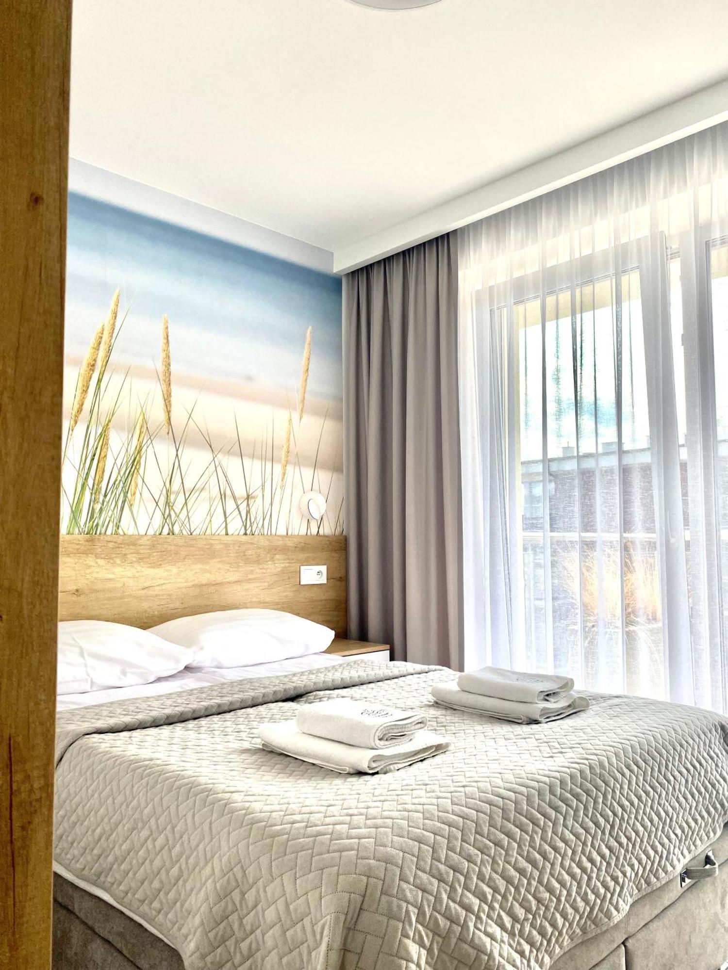 Apartament Nadmorski Z Basenem Klifowa Rewal Kültér fotó